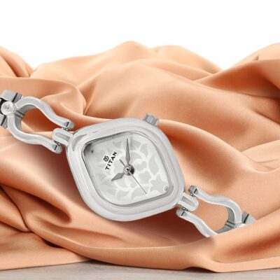 Titan Women Silver-Toned Dial Watch 2536SM02